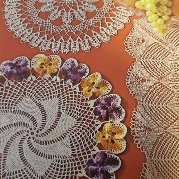 Vintage Coats & Clarks Priscilla Doilies Book 197 Crochet, Knit, Lace, Tatting - Picture 8 of 11